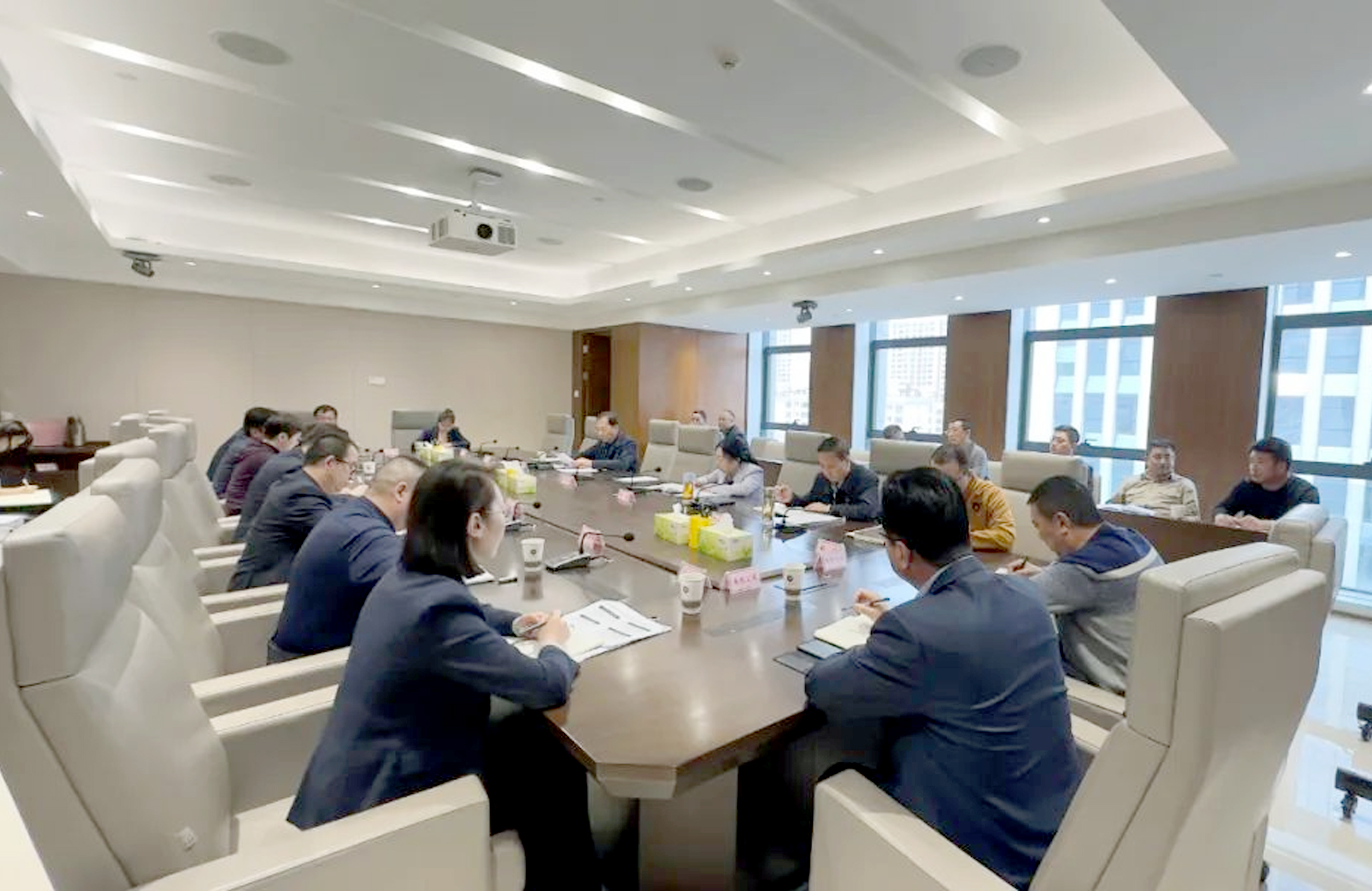 火狐官网登录入口召开国有企业改革深化提升行动动员部署会议